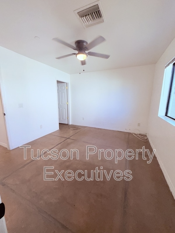 Photo - 1412 E 25th St