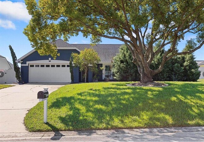 Building Photo - 5517 Loma Vista Dr E