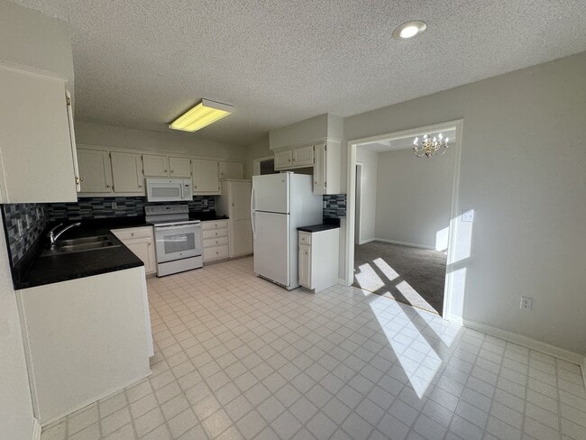 Photo - 508 W Clark St