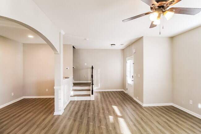 Photo - 706 Galveston Way