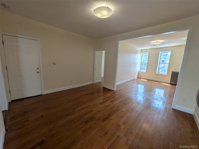 Building Photo - 215-13 Jamaica Ave Unit 2nd Floor