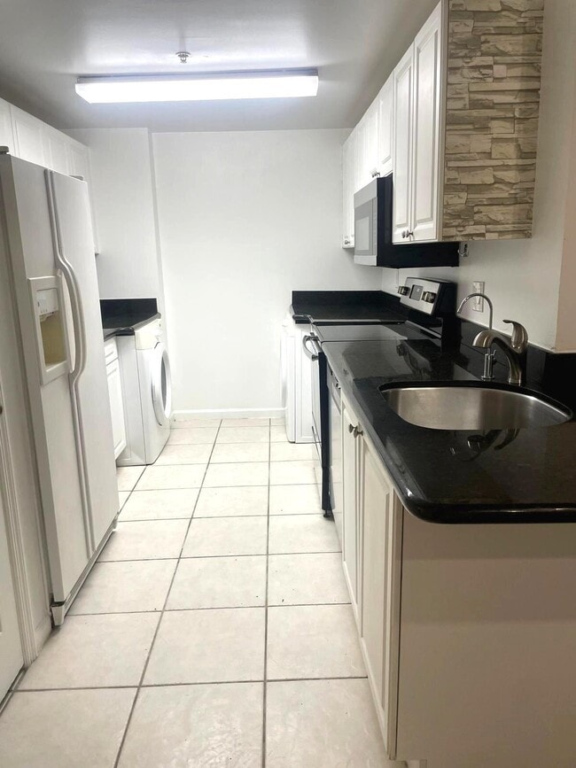 Photo - 2100 Greenview Shores Blvd Unidad 523