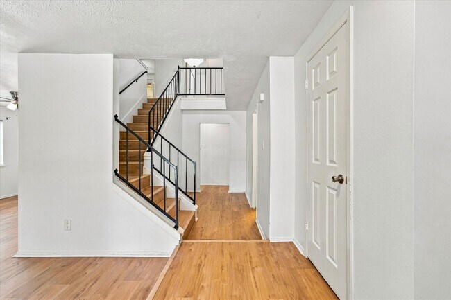44 S Waxberry Rd