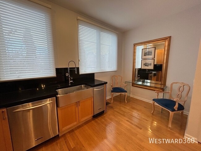 Photo - 1801 W Winnemac Ave