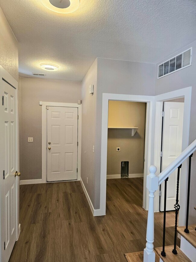 Photo - 14400 Albrook Dr