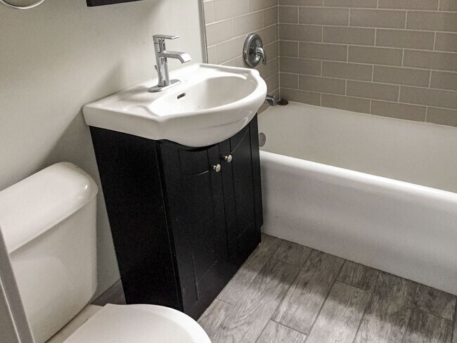 Photo - 435 W Surf St Unidad 432-310