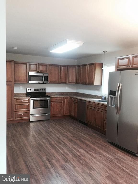 Photo - 578 Shorewood Dr