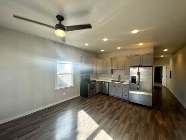 Photo - 607 N Ruby St Unit 2