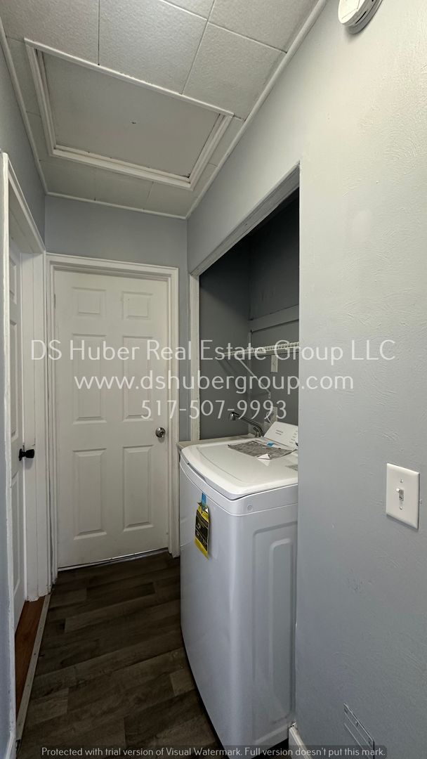 Photo - 1621 Roselawn Ave