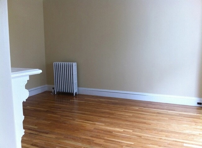 Photo - 290 Adams St Unidad 4