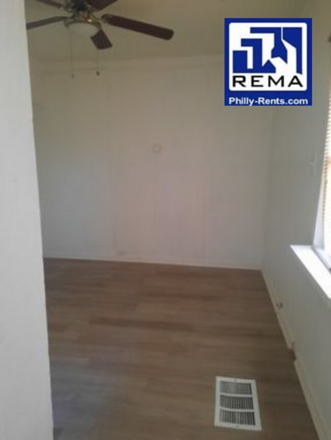 Photo - 4727 Penn St Unit 1R