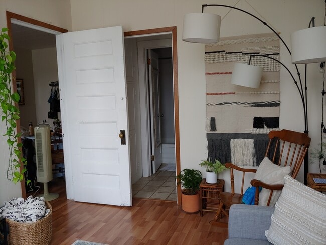 Photo - 400 Main St E Unit 4