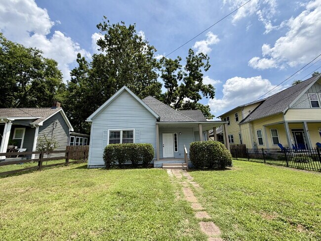 Newly Remodeled 2BR/2BA East Nashville Home with Covered Front Porch, Huge Deck and Spacious Back...