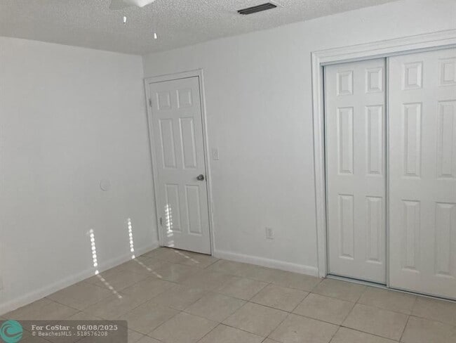 Photo - 3600 Riverside Dr Unit B
