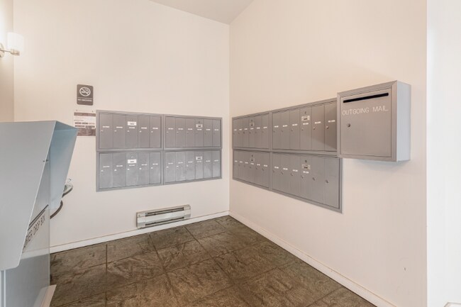 500 Elliott Ave W Unit 303