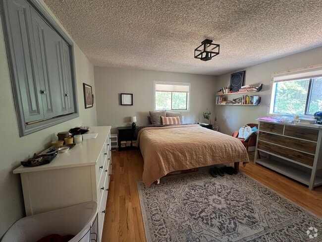 Building Photo - 1273 Lynnewood Blvd Rental
