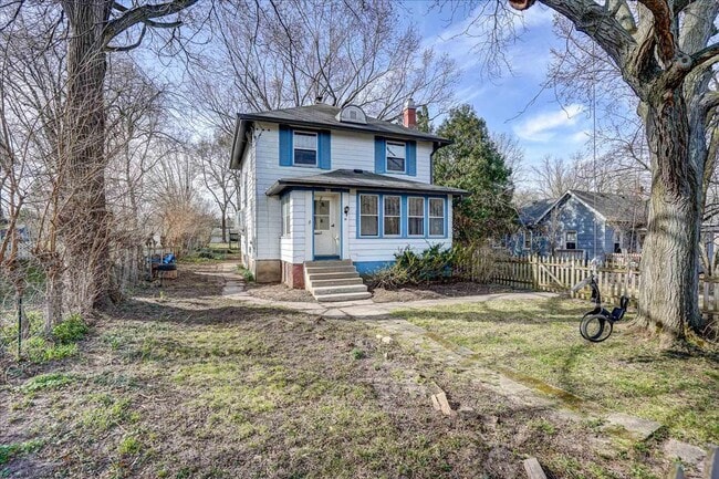 Building Photo - 513 Troy Dr
