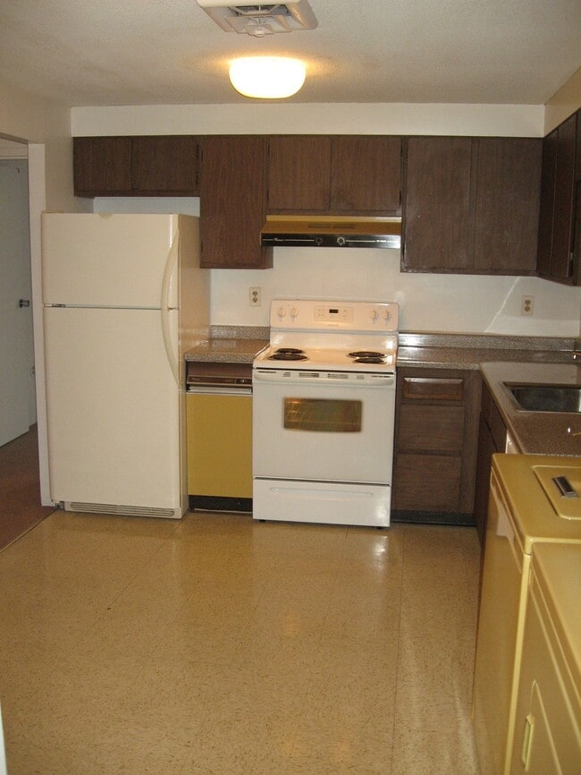 Photo - 37 Academy Ave