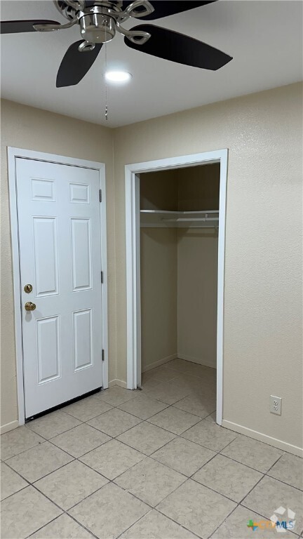 Building Photo - 1231 N LBJ Dr Unit 9 Rental