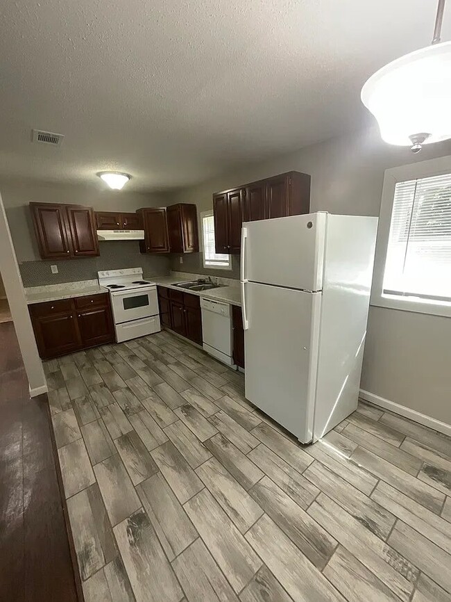 Photo - 1212 Eastview Ave