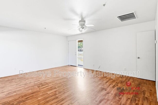 Photo - 5644 S 7th St