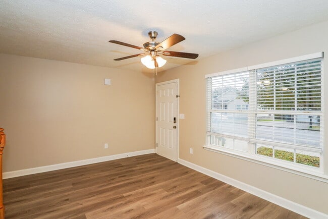 Photo - 417 Scotts Creek Trail