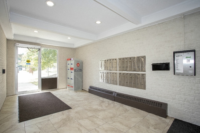 Photo - Elgin Woods Apartments