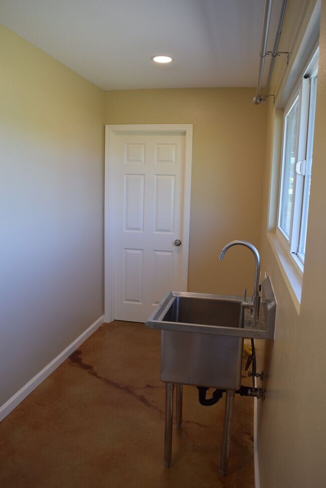 Photo - 1767 Kilauea Ave