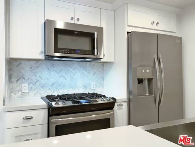 Photo - 301 S Swall Dr Unit 303