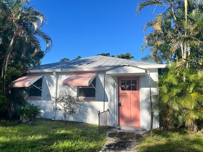 Building Photo - 518 NW Stuart Ave Rental
