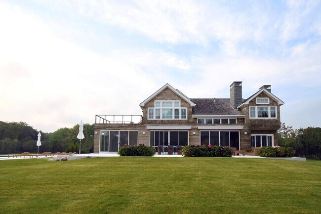 Photo - 108 Mill Creek Close