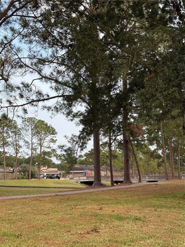 Building Photo - 16002 Havenhurst Dr