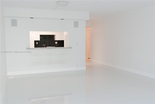 Photo - 141 Crandon Blvd Unit 342