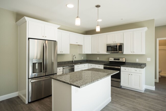 Building Photo - 1000 US-1 Unit 202