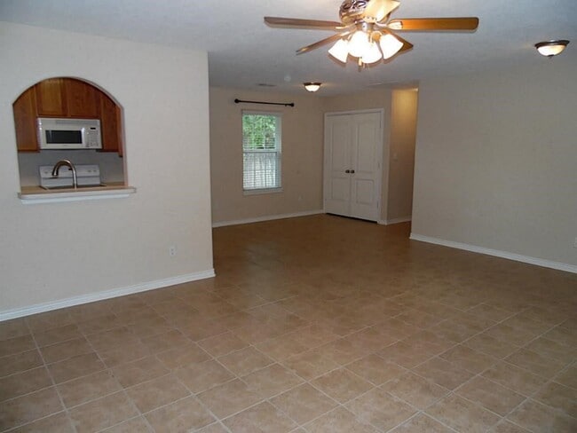 Photo - 200 W Worsham St