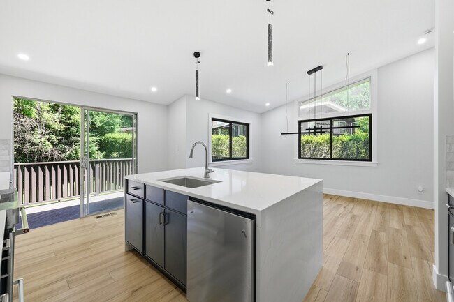 Photo - 7 Brookdell Dr