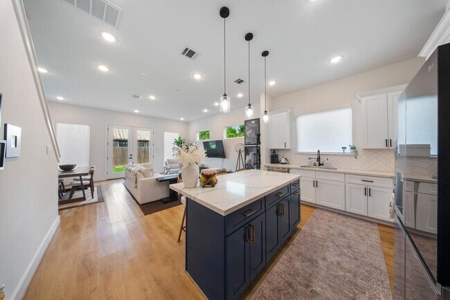 Photo - 4032 Porter St