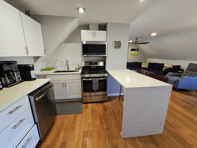 Photo - 1656 W Olive Ave Unidad 3