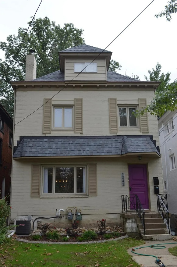 Front of house with seperate aparment door inside - 1043 S Trenton Ave Unit 2