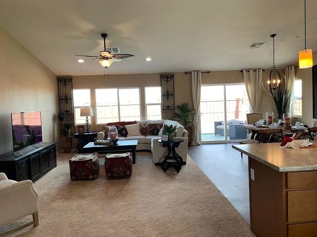 265 W Playa Del Carmen Dr