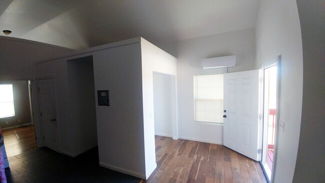 Photo - 2004 Family Ln.