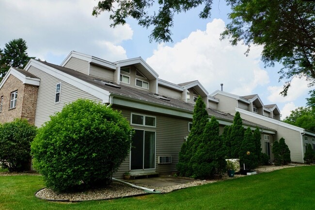 Building Photo - Great Arboretum location - lofted Unit 1481-111