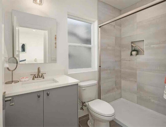 Photo - 913 28th Ave S