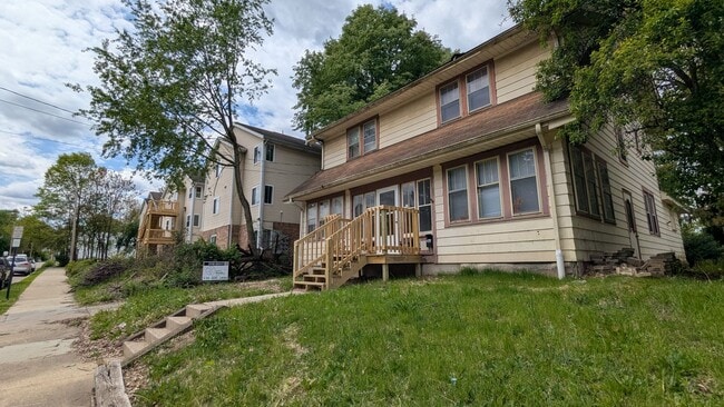 Photo - *Atlas Investment Group, LLC (590 Sherman Triplex) Unidad 592