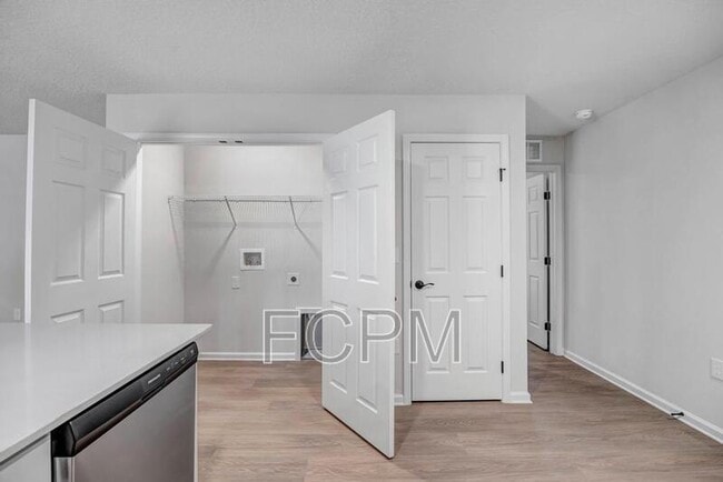 Photo - 5454 Amazon Ave