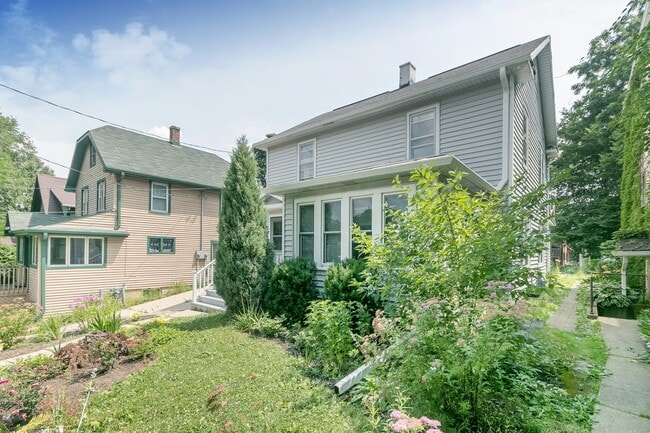 Photo - 141 Division St