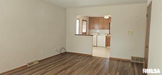 Photo - 3343 5th St