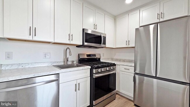 Photo - 1712 Mt Vernon Ave Unit E