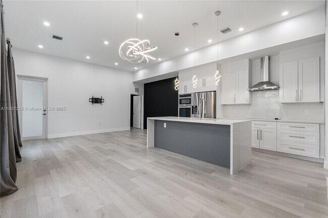 Photo - 5734 Buchanan St Unidad B