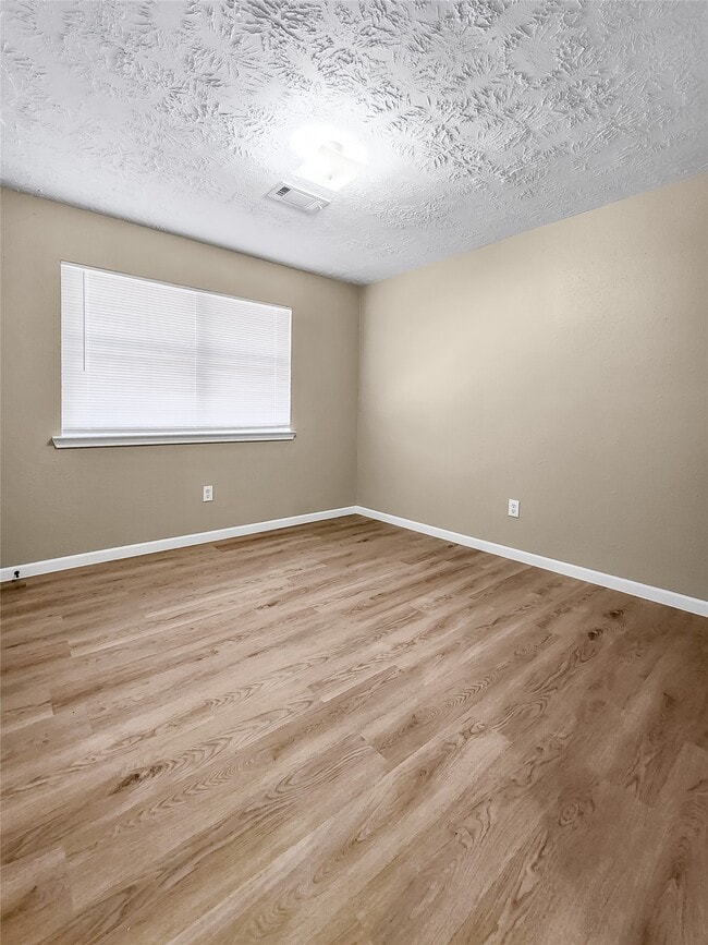 Photo - 137 County Rd 3431